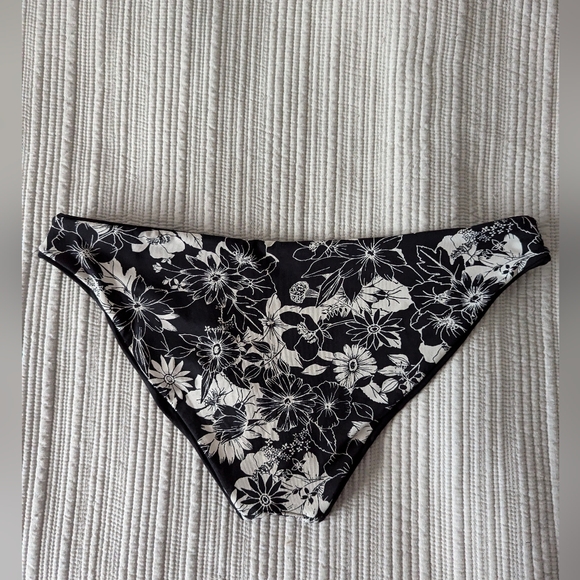 Reversible Bikini Set - Picture 4 of 4